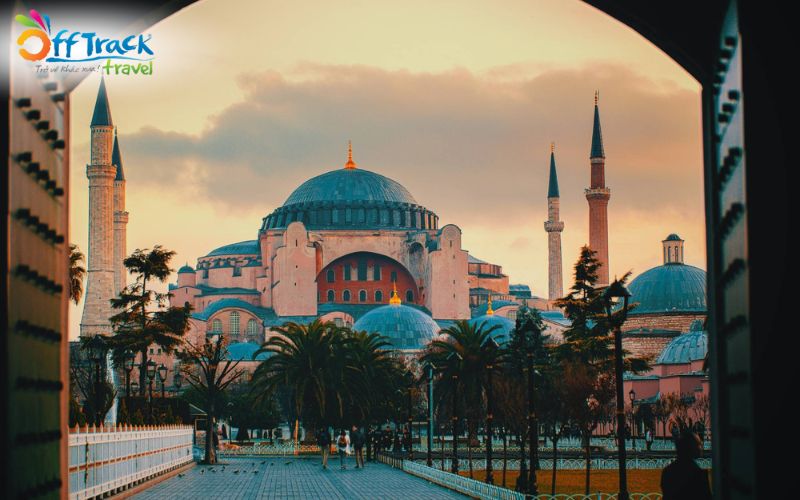 Hagia Sophia như một biểu tượng sống động cho sự hòa nhập của các nền văn hóa và tôn giáo