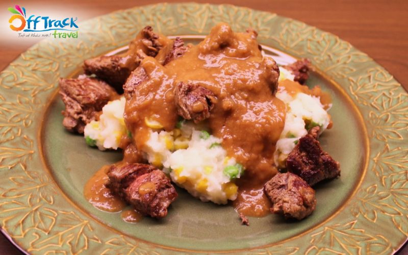 Nyama na irio tại Kenya - đặc sản châu phi Nyama na irio tại Kenya - đặc sản châu phi