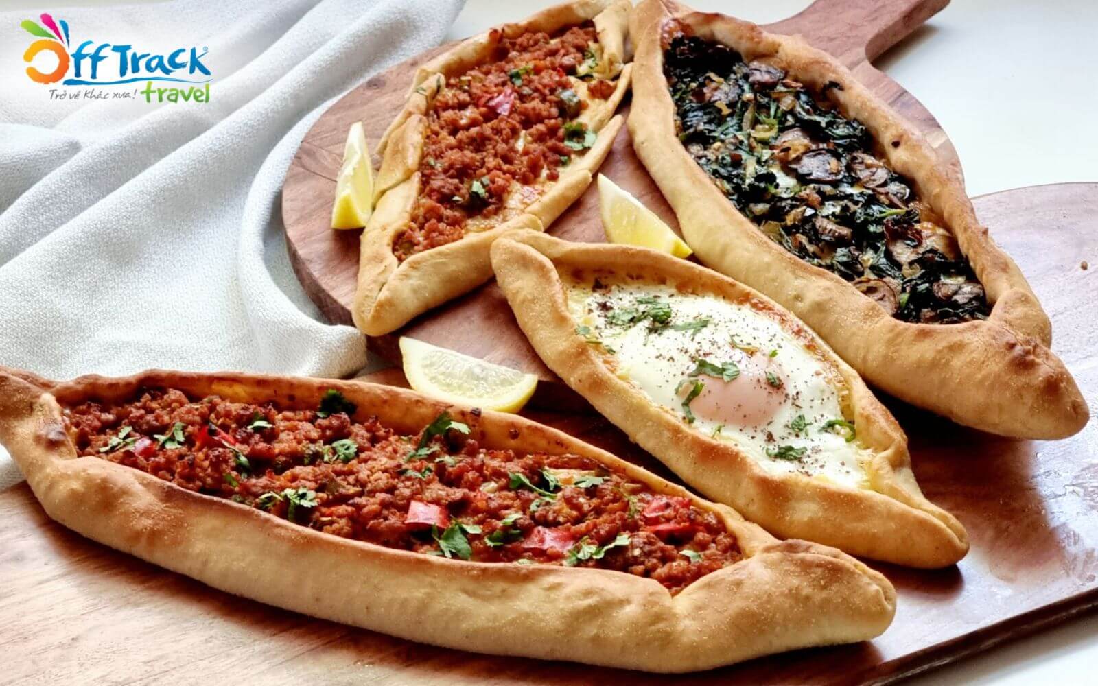 Bánh Pide nằm trong các món ăn đường phố thổ nhĩ kỳ Bánh Pide nằm trong các món ăn đường phố thổ nhĩ kỳ