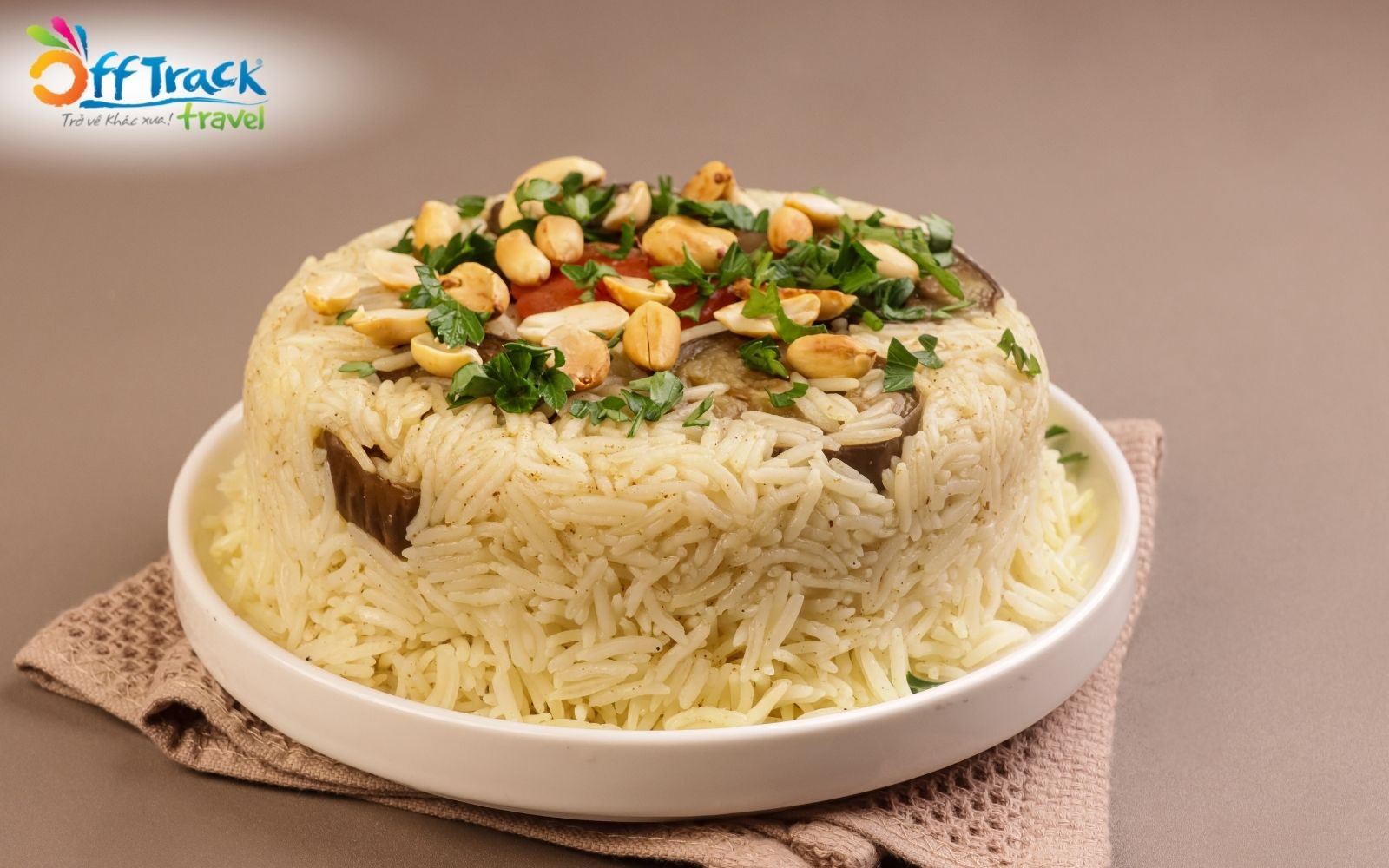 Cơm Maqluba lật ngược