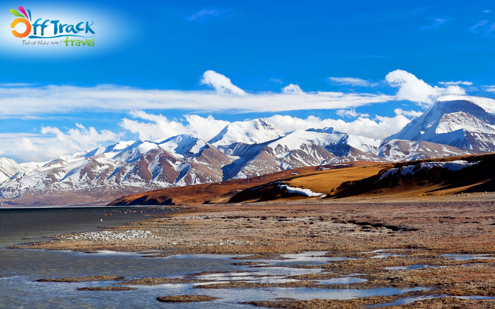Hồ nước ngọt Manasarovar tại Tây Tạng Hồ nước ngọt Manasarovar tại Tây Tạng