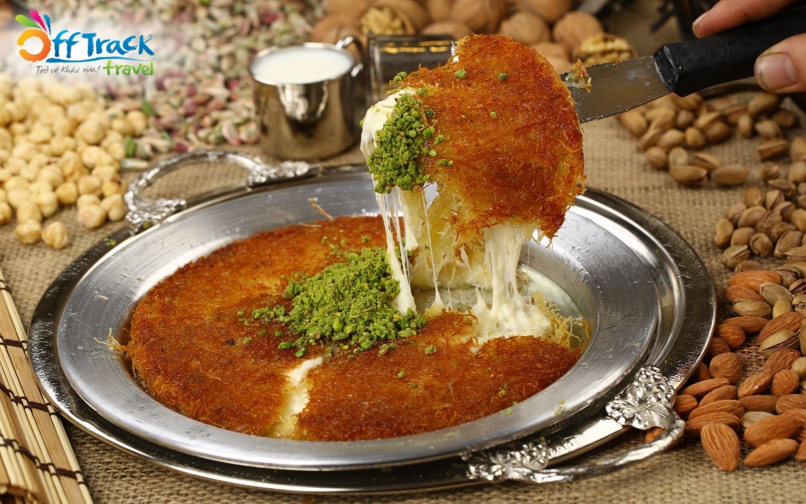 Món ngọt Kanafeh từ phô mai và siro đường ngọt nổi tiếng trong ẩm thực Israel